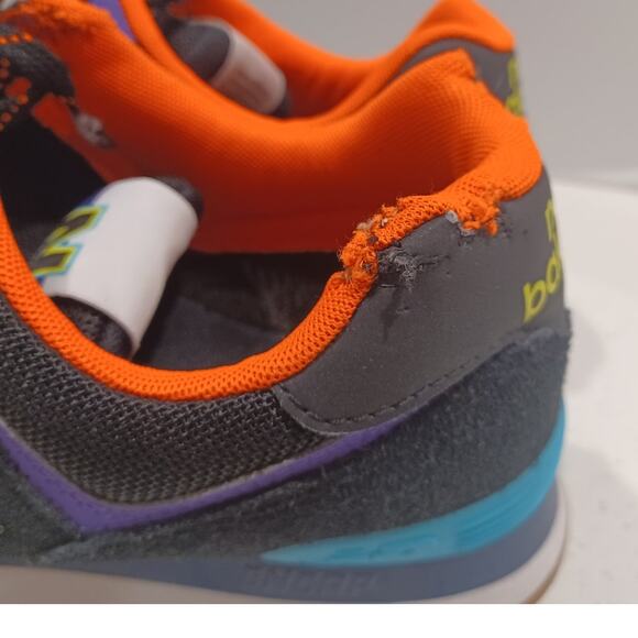 New Balance 574 Black Purple White Shoes ML574PT2 Men's Size 8 (FLAWS) - Picture 4 of 9